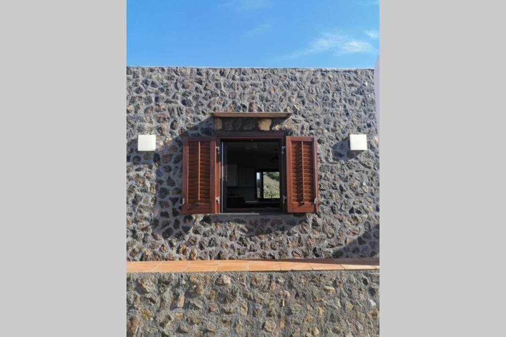 Open Space A Due Passi Dal Mare Isola di Ustica Exterior photo